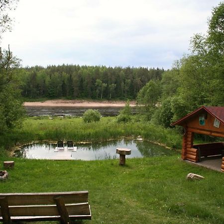Nature Retreat "Upes Dizvietas" Krāslava Extérieur photo